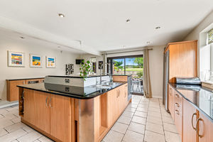 Kitchen/Dining Room- click for photo gallery